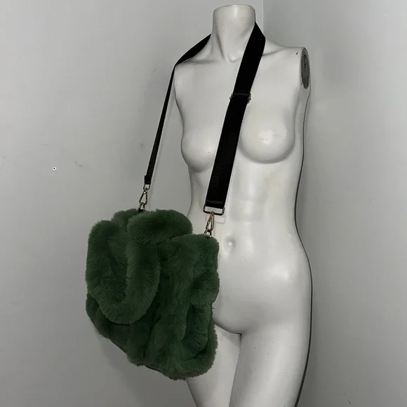 NWOT FAUX FUR HERALD BAG - Picture 4 of 8